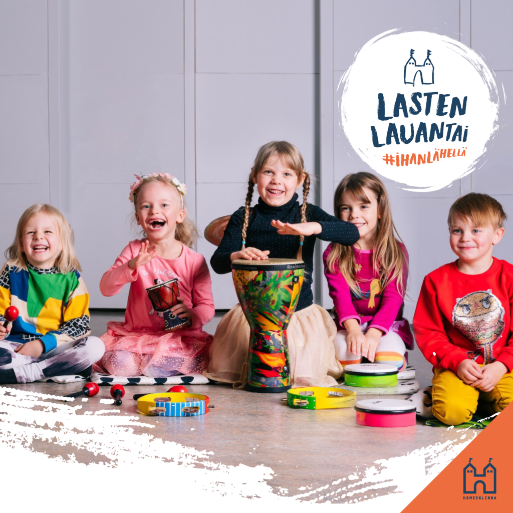 Kuvassa lapset soittamassa erilaisilla soittimilla.