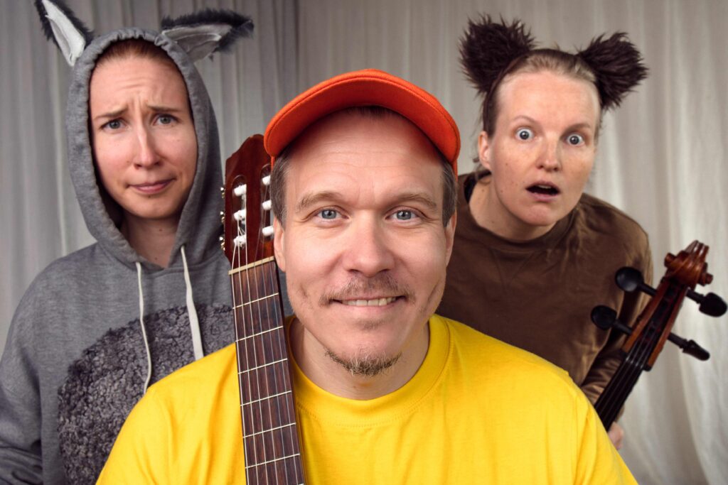 NUKKU-yhtyeen esiintyjiät